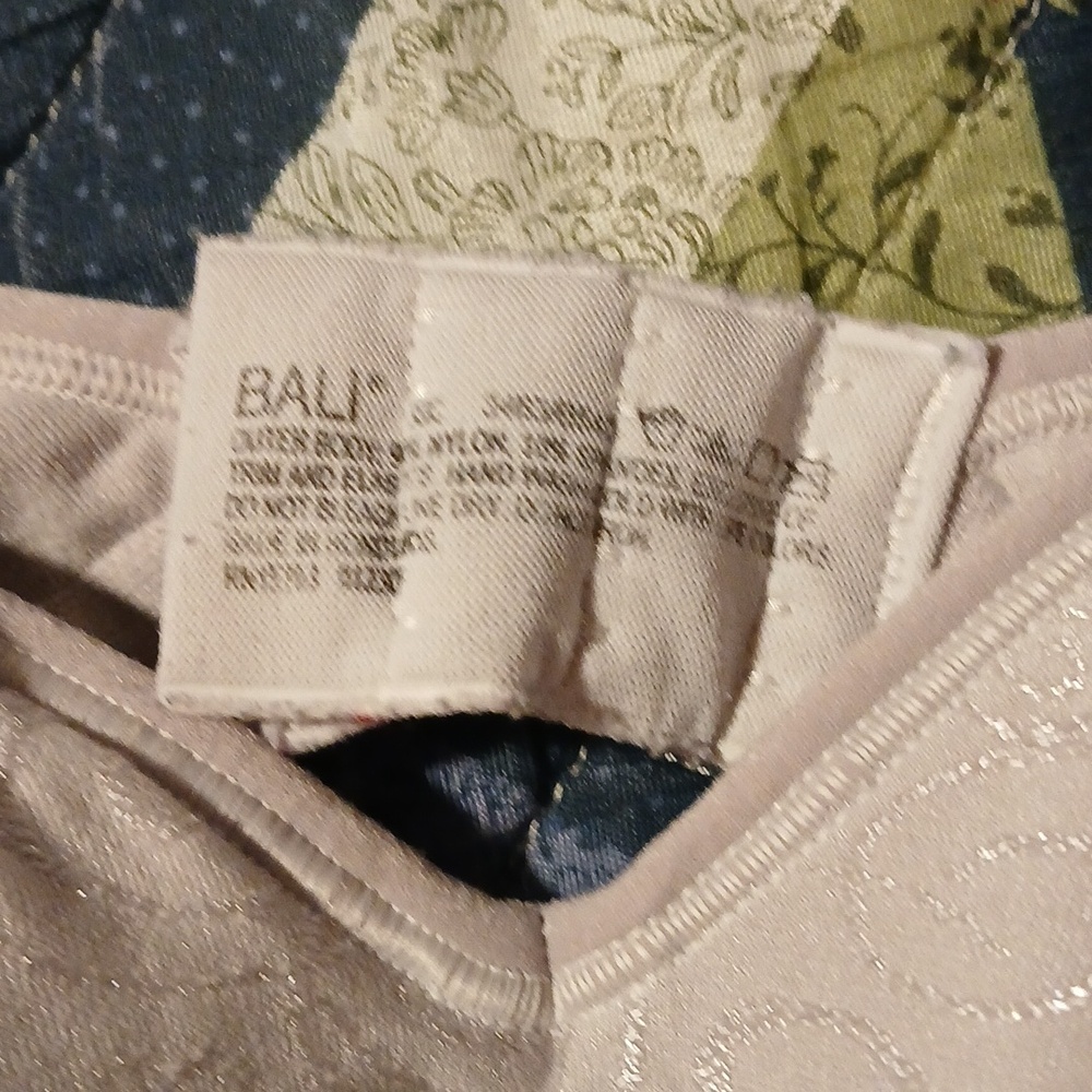 Bali Wireless Comfort Bra Set - Lavender, Cream, Black, 10 Bras - Picture 2 of 2